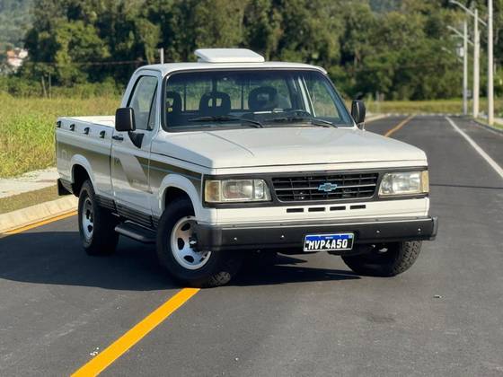 CHEVROLET D20 4.0 CUSTOM DE LUXE CS 8V DIESEL 2P MANUAL